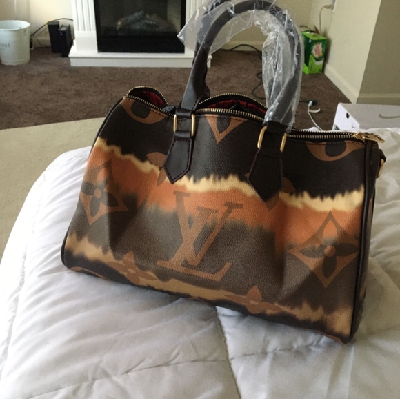 Louis Vuitton Purses - Picture 4 of 4